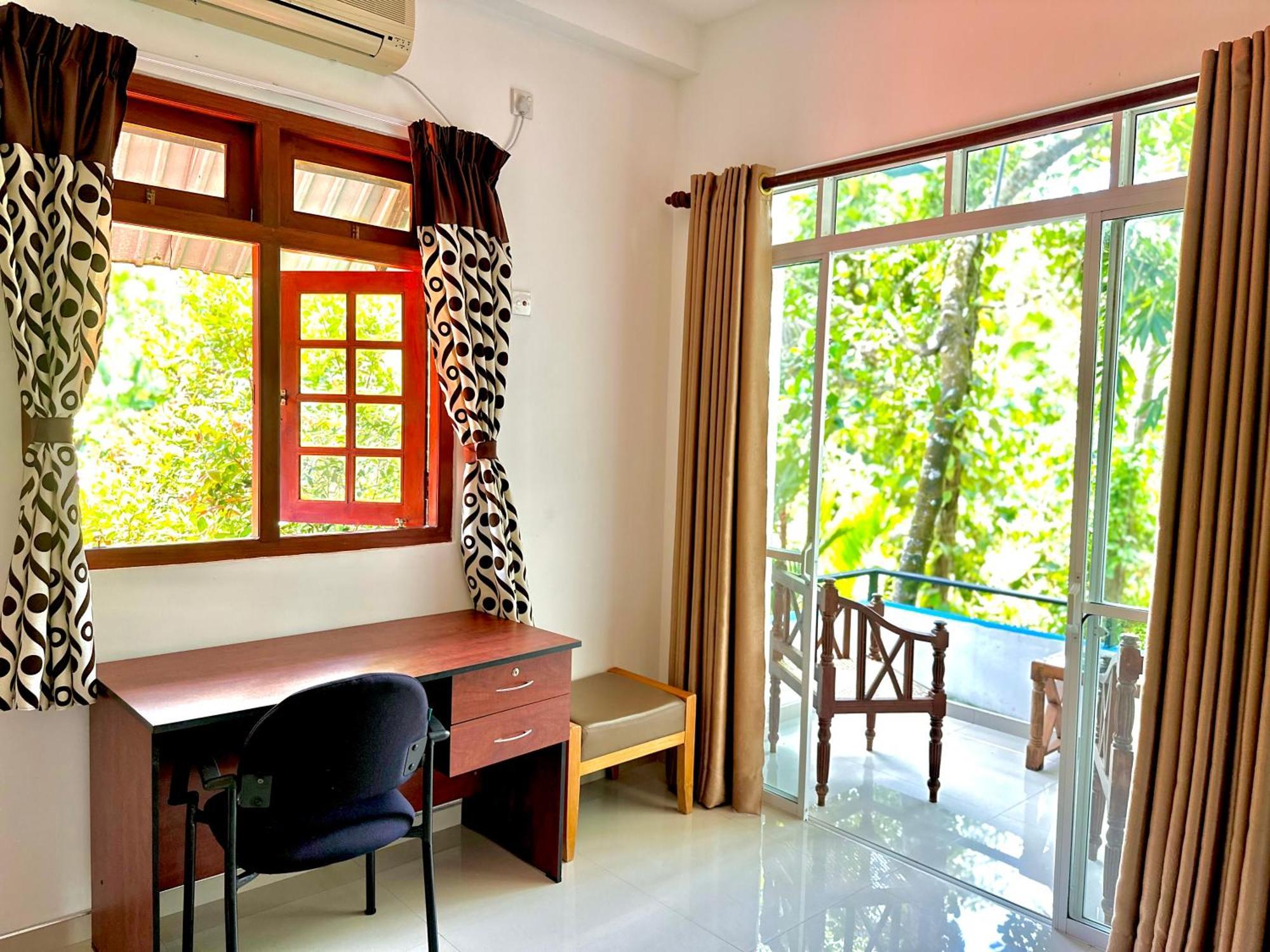 Jungle Fence Bed & Breakfast Bentota Exterior photo
